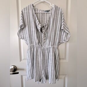 Women’s Grey Striped Romper. Size Large.
